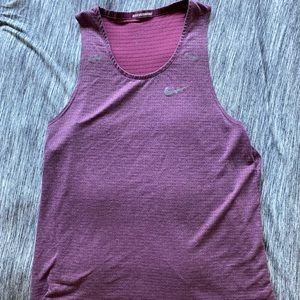 Nike Running Shirt 🎽 🏃🏼‍♀️